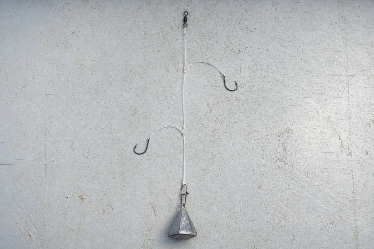 Hi-Lo rig with two dropper-loop hooks above a pyramid sinker